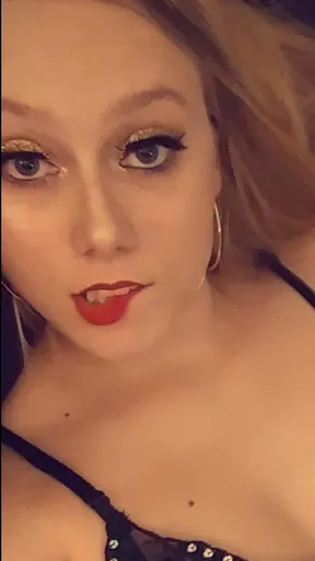 hotwifeluna69