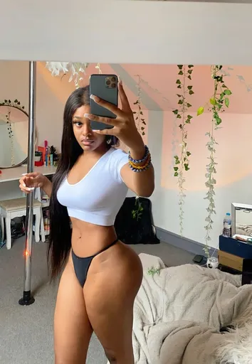 slim ebony ❦