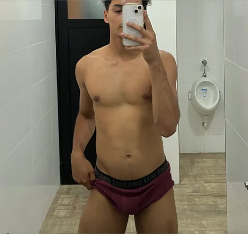 Ferguson 🔞 / #1 Latino boy on OF