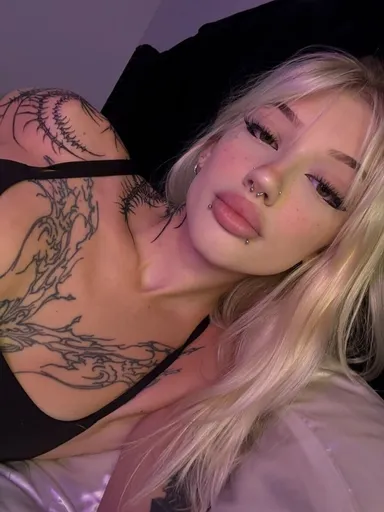 lexi ( ˘ ᵕ ˘♡)˚๐*˟ ♡