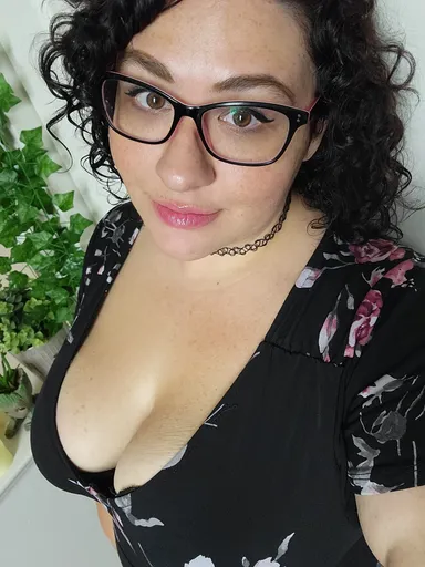 Cute BBW Leah Lavender