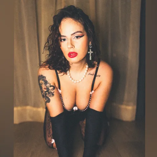 Daisy Fox 🍒