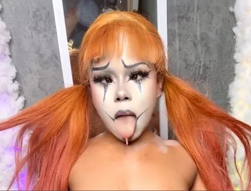 ˙⋆✮ the kinky klown