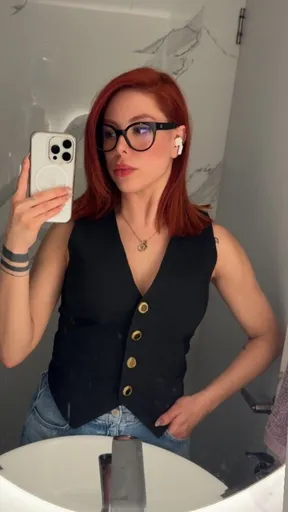 Deb👽