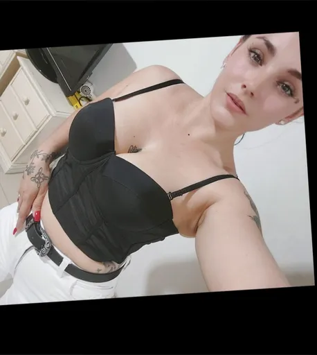 LARISSA 🍑🍒