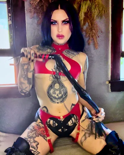 Latex_witch_666