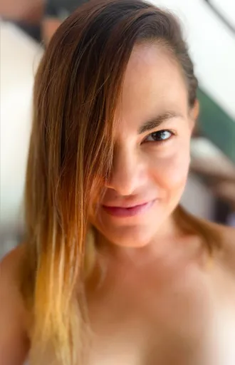 Leyla Flower