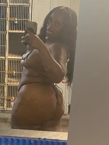 Lynn’s Mansion 🐰👅💦🫦🤫