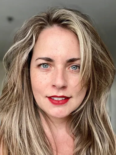 Lindsey K Weller