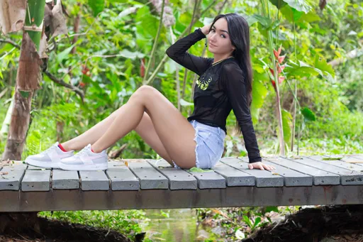 Linzy Baner
