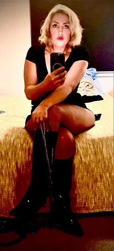 Mistress Lita Morningstar