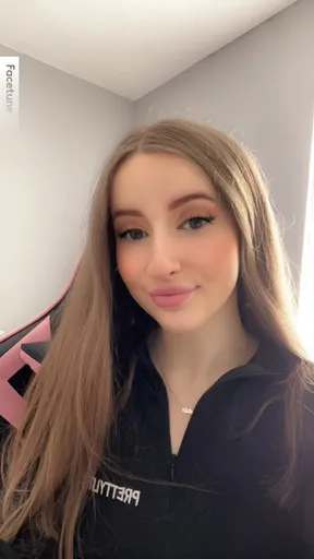Littlemissnaughty🍒