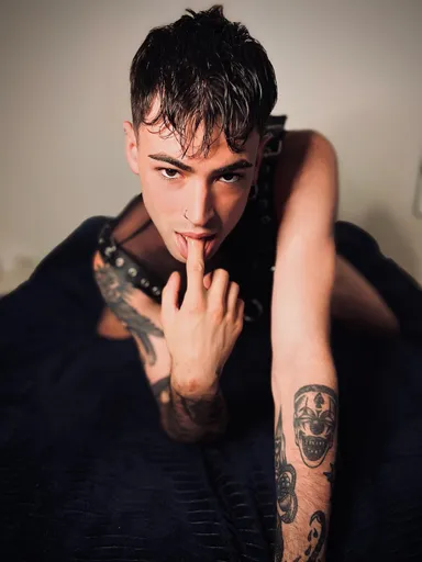 Logan Hell🥵