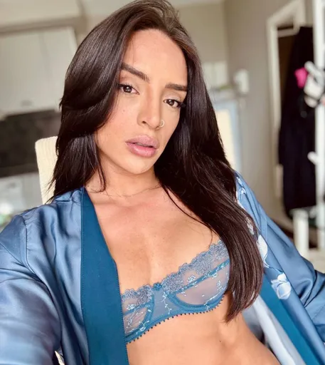 Lola Ray