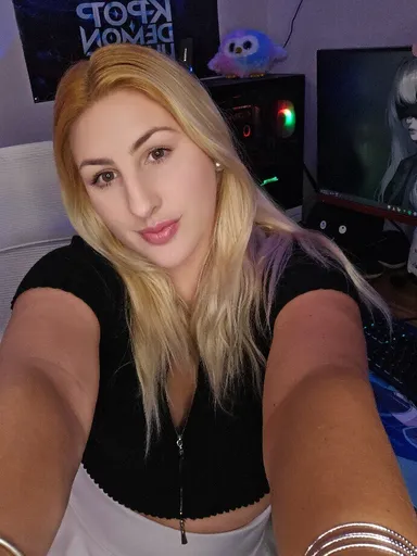 Lonely Gamer Gal