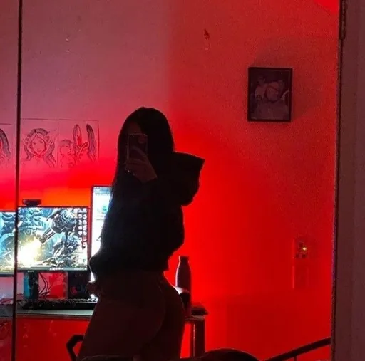 𝓛𝓸𝓿𝓮𝓻 𝓖𝓲𝓻𝓵 🍑👅