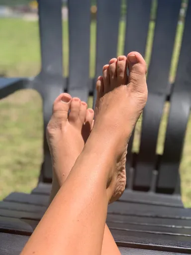 My feet your fantasy 🦶😘