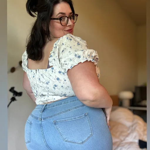 Luna Lewis 𝔽ℝ𝔼𝔼 ୨ৎ ʙɪɢ ʙᴏᴏᴛʏ ʙʙᴡ