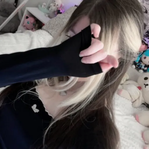 lily !!