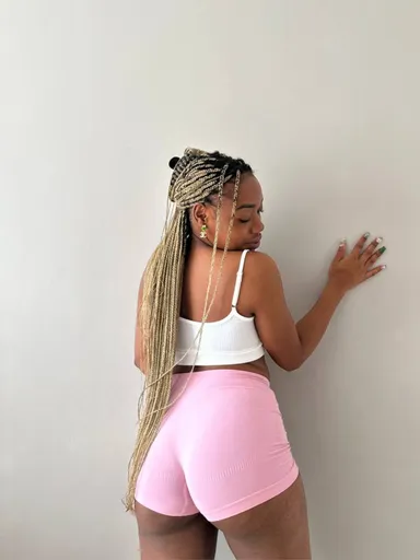 Champagne Doll 🧸