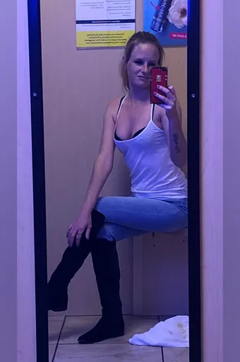 M I L F MONEY