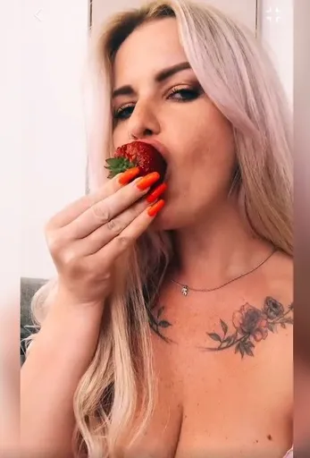 Malvina-Hot