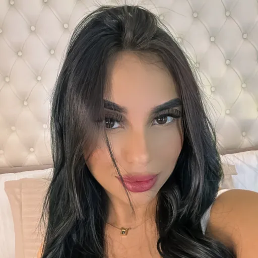 Mariana Santos | Pinay Colombiana