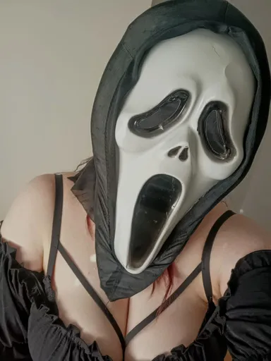 Masked Minxy
