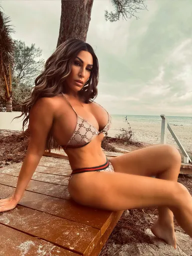 Misskatietx Dm gift now ❤️