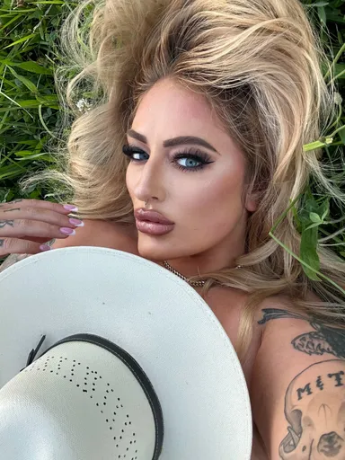 Missthickntatted