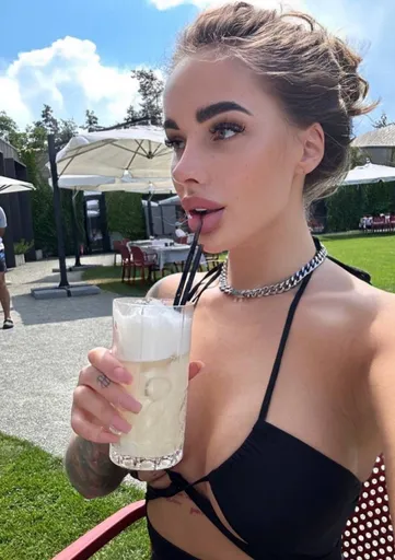 Molly Davis