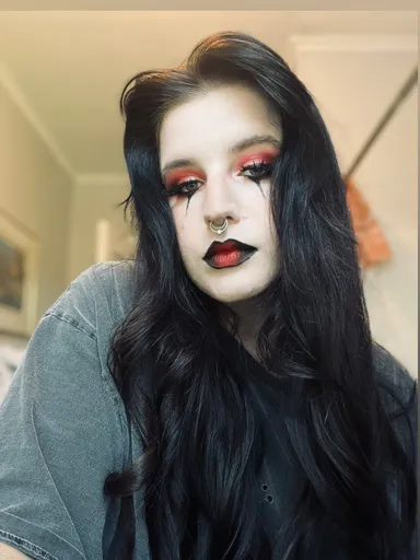 Morticia🕷🖤🥀