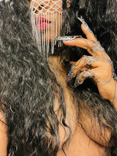 Mrs. Clawz