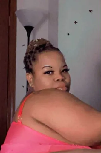 CurvyThickumz