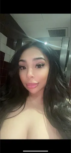 nadia hadid
