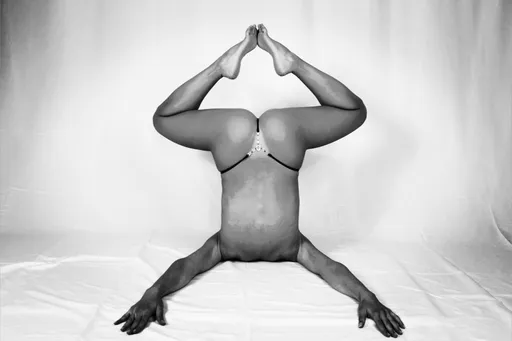 Nude XXX Yoga Girl