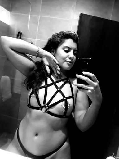 🔥👄 -.Olivia.-🖤🔥Erotic writer 📜✒️ 💌💸