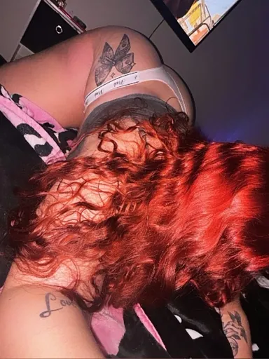 Zara 🍒💦💋
