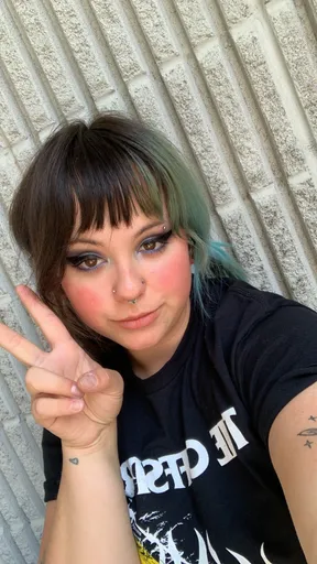 ur emo gf