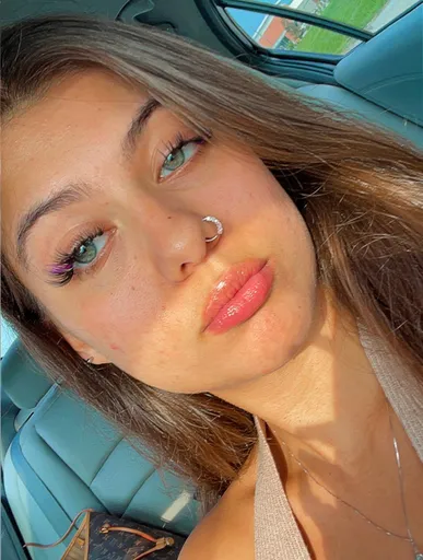 Emma Rose 🌹