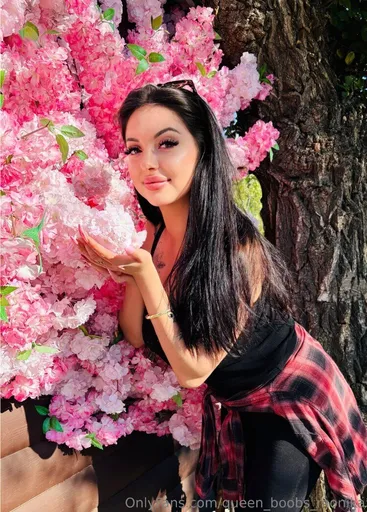 ♛Queen Boobs♛