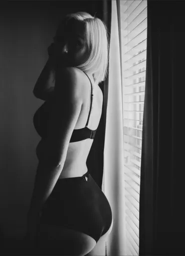 Vi