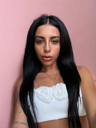 𝙌𝙐𝙀𝙀𝙉 𝘾𝘼𝙉𝘿𝘼𝘾𝙀 👑