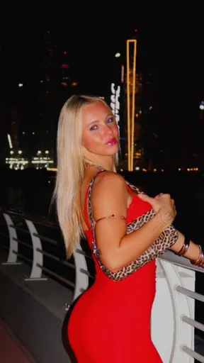 PRO FEMALE JETSKI RACER