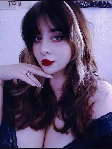 Raven Roth 🖤
