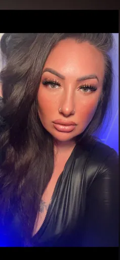 Mistress Raya Neave