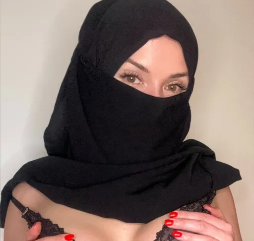 Sara Black 🧕🏼