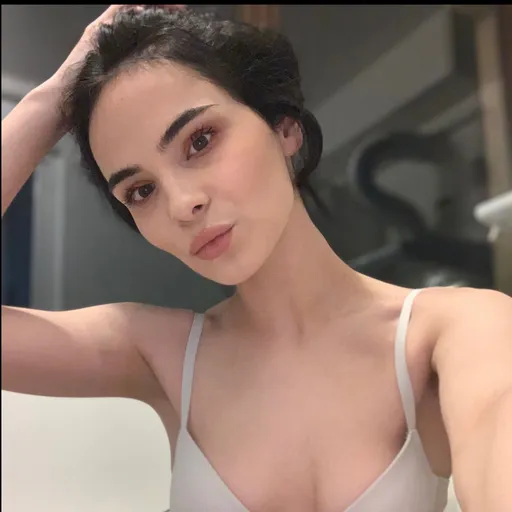 🌸 Sasha Baker