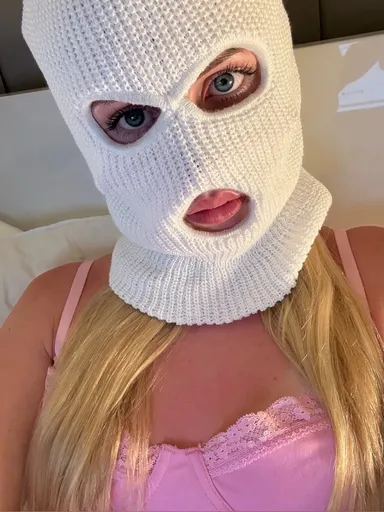 Scarlett Stells