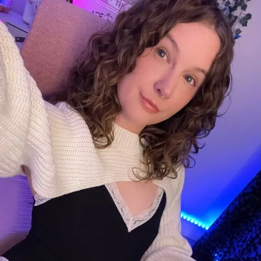 Sharlotte L